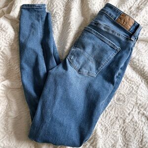 American eagle ripped jeggings